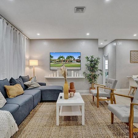 Luxury Rattan Getaway Villa Miami Exterior photo