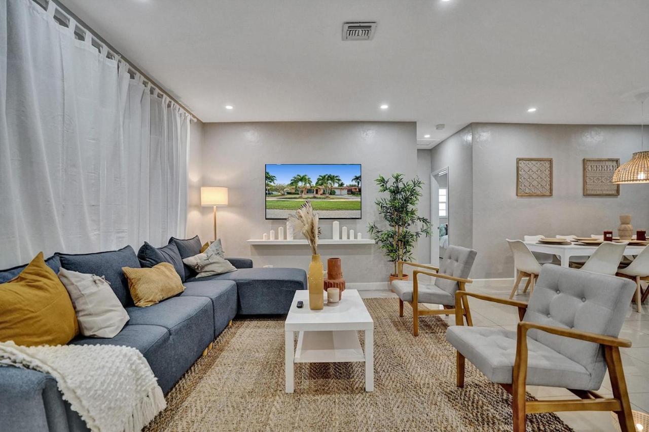 Luxury Rattan Getaway Villa Miami Exterior photo